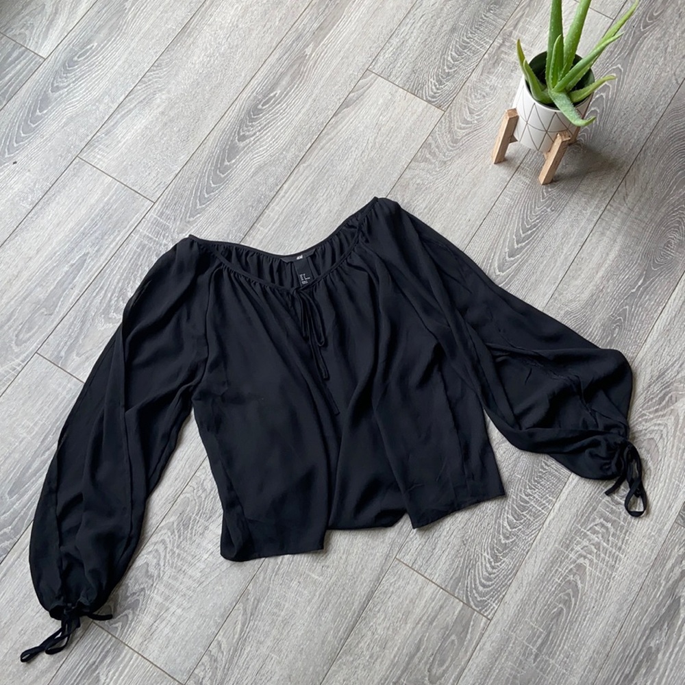 H&M Black Open Sleeve Top